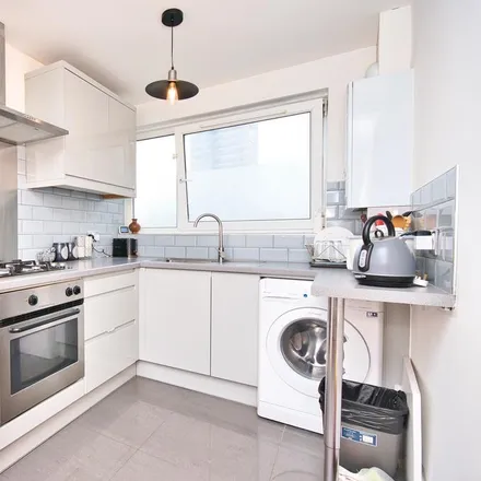 Image 6 - Bresslaw Court, 191 Wager Street, Bow Common, London, E3 4DW, United Kingdom - Apartment for rent
