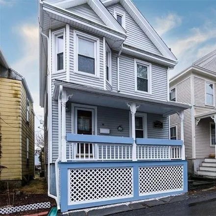 Image 2 - 18 Calvert St, Newport, Rhode Island, 02840 - House for rent