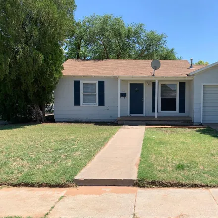 Rent this 2 bed house on Bean Elementary School in Avenue N, Lubbock