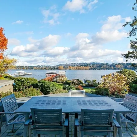 Rent this 3 bed apartment on 4452 Ferncroft Road in Mercer Island, WA 98040