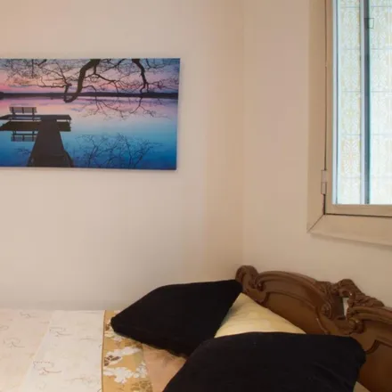 Rent this 5 bed room on Hermanos Cruz in Gran Via de les Corts Catalanes, 08001 Barcelona