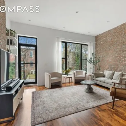 Image 1 - 1010 Putnam Avenue, New York, NY 11221, USA - Townhouse for sale
