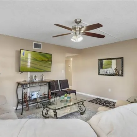 Image 3 - 976 5th Street, Clermont, FL 34711, USA - Condo for sale