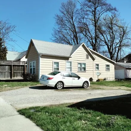 Buy this 3 bed house on 708 Fairview Avenue in Columbia, MO 65201