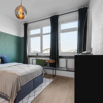 Rent this 5 bed room on Haus Austria in Am Hauptbahnhof 8, 60329 Frankfurt