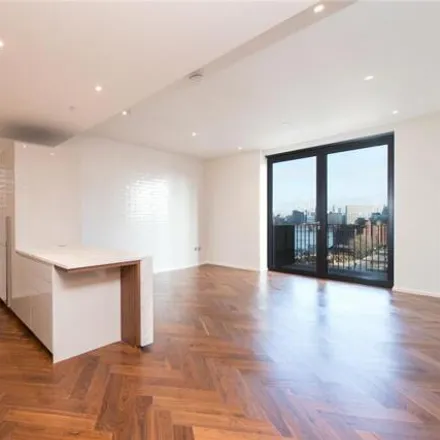 Image 2 - Capital Building, Embassy Gardens, 8 New Union Square, Nine Elms, London, SW11 7AS, United Kingdom - Room for rent