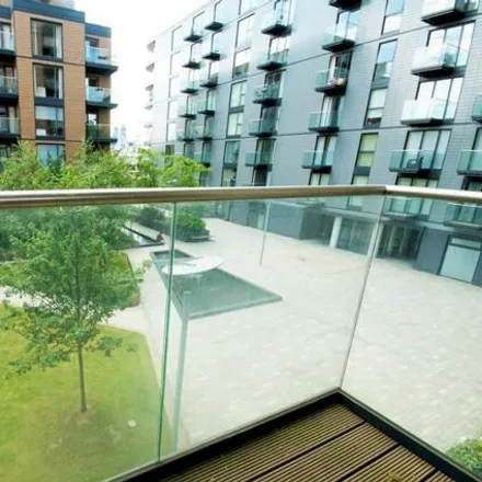 Image 9 - Park Vista Tower, 5 Cobblestone Square, St. George in the East, London, E1W 3AY, United Kingdom - Apartment for sale