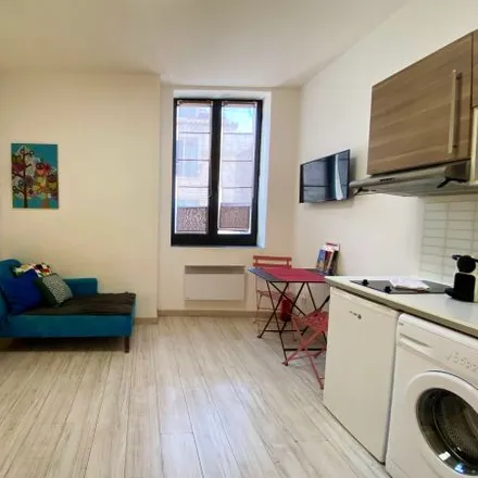 Image 8 - 12 Rue d'Anvers, 69007 Lyon, France - Apartment for rent