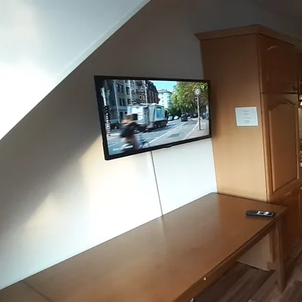 Rent this 4 bed apartment on Florastraße 95-97 in 50733 Cologne, Germany