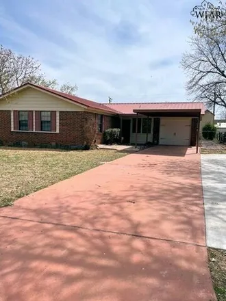 Rent this 4 bed house on 731 West Manes Avenue in Iowa Park, TX 76367