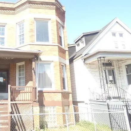 Buy this studio townhouse on 1220 West 71st Street in Chicago, IL 60620
