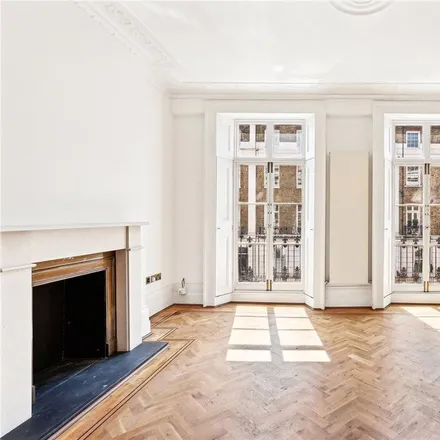 Rent this 3 bed townhouse on 22 Sydney Street in London, SW3 6JN