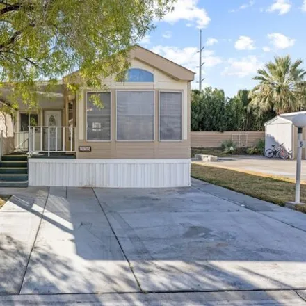 Buy this studio apartment on 207 Arrowhead Loop in Beaver Dam, Mohave County