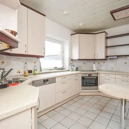 Rent this 6 bed apartment on Alte Holstenstraße 53 in 21031 Hamburg, Germany