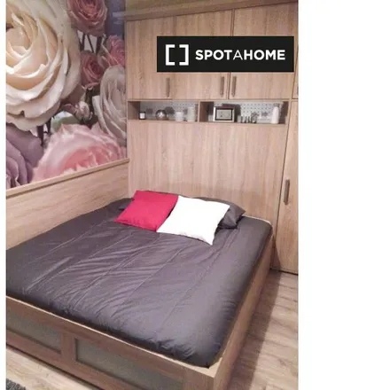 Rent this 4 bed room on Il Terzo Cerchio in Budapest, Dohány utca 40