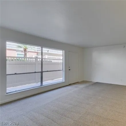 Image 7 - Las Vegas Country Club, LVCC Loop, Winchester, NV 89169, USA - Condo for sale