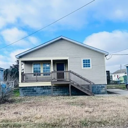 Buy this 2 bed house on 2362 Rochelle Avenue in Harvey, Jefferson Parish