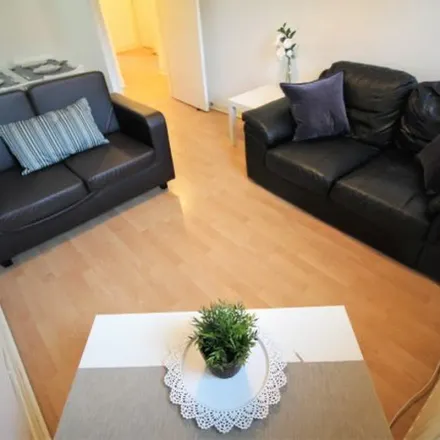 Image 5 - Clarendon Road, Leeds, LS2 9DE, United Kingdom - Apartment for rent