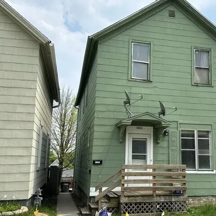 Buy this studio house on 1471 South 11th Street in Sheboygan, WI 53081