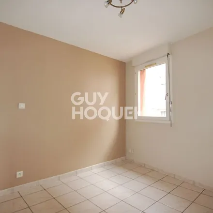 Rent this 2 bed apartment on 135 Rue du Feretra in 31400 Toulouse, France