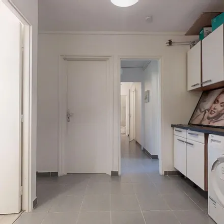 Rent this 6 bed apartment on Rue des Châteaux Saint-Sylvère in 95000 Cergy, France