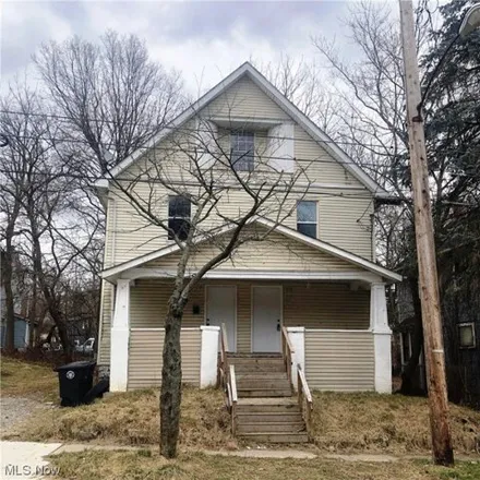 Rent this 3 bed house on 1128 Victory Street in Akron, OH 44301