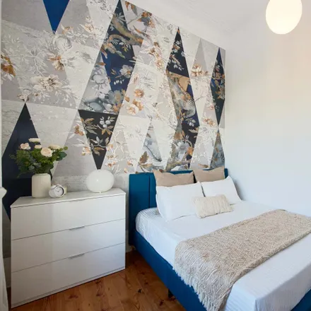 Rent this 7 bed room on Quinta das Águias in Rua da Junqueira, 1300-343 Lisbon
