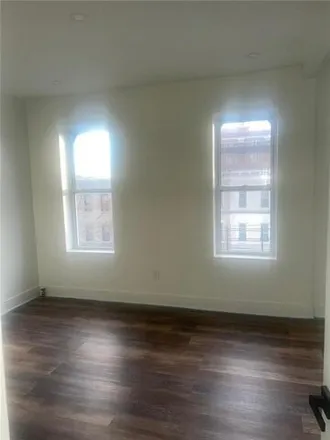 Image 2 - 4 3rd Place, New York, NY 11231, USA - House for rent