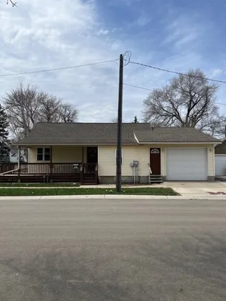 Buy this 1 bed house on 305 West 5th Avenue in Milbank, SD 57252