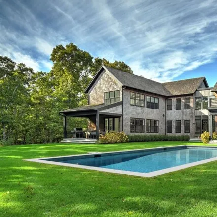 Rent this 5 bed house on 9 Devon Woods Close in Amagansett, New York