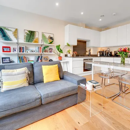 Rent this 2 bed apartment on Sainsbury's Local in 89-95 St. Paul's Road, London