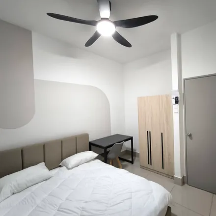 Rent this 1 bed apartment on C1 in Jalan Besi, Razak Mansion