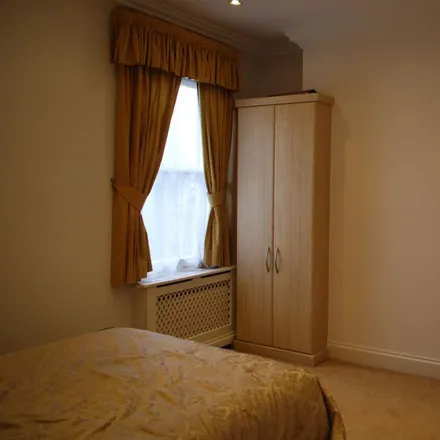 Image 4 - 28 Sunny Gardens Road, London, NW4 1RT, United Kingdom - Apartment for rent