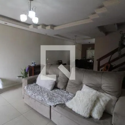 Rent this 5 bed house on Rua São Luiz in Centro, Canoas - RS