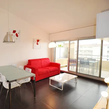 Image 8 - Avenue de Cannes, 06160 Antibes, France - Apartment for rent