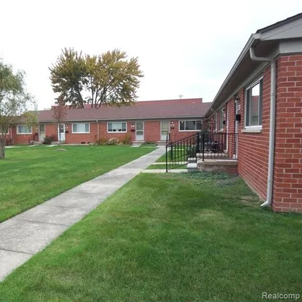 Buy this 1 bed condo on 20974 Hunt Drive in Roseville, MI 48066