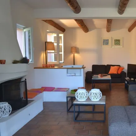 Rent this 6 bed house on 26170 Buis-les-Baronnies