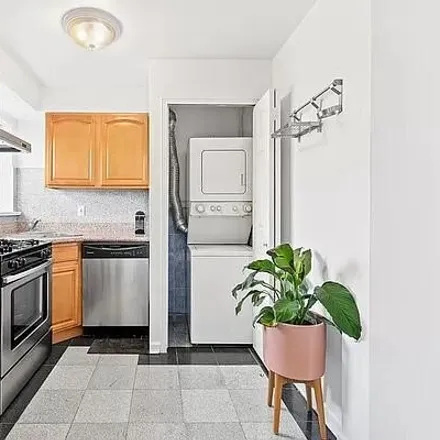 Image 2 - 62 Rivington Street, New York, NY 10002, USA - Apartment for rent