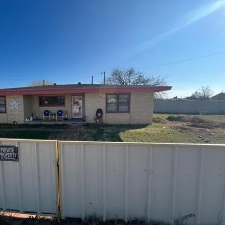 Buy this 3 bed house on 2231 Carl Street in Big Spring, TX 79720