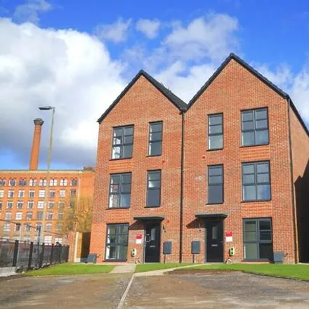 Rent this 4 bed duplex on Bourdon Street in Manchester, M40 7DB