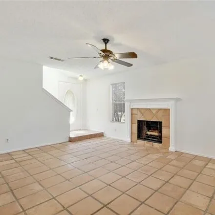 Image 4 - 6102 Parkwood Drive, Austin, TX 78749, USA - Apartment for rent