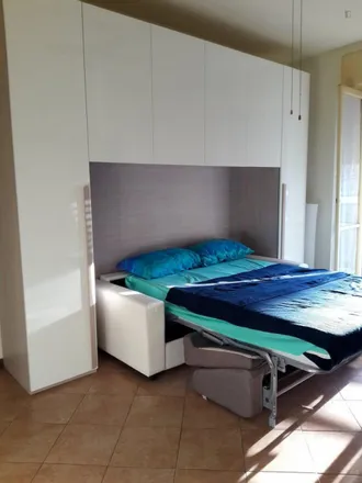 Rent this 2 bed apartment on Via Innocenzo Isimbardi in 20136 Milan MI, Italy