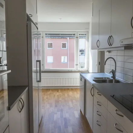 Rent this 4 bed apartment on Hagagatan 65B in 602 14 Norrköping, Sweden