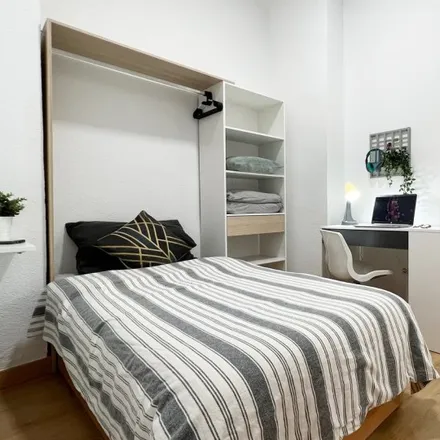 Rent this 4 bed room on Madrid in Calle de Sombrerete, 8