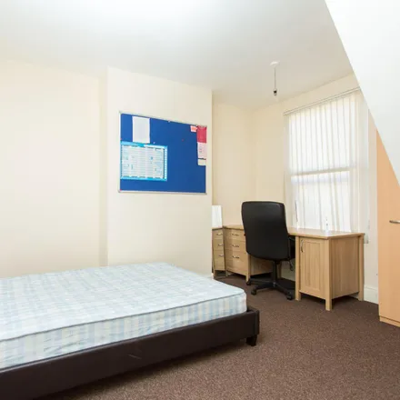 Image 1 - Easier Travel, 643 Staniforth Road, Sheffield, S9 4RD, United Kingdom - Room for rent