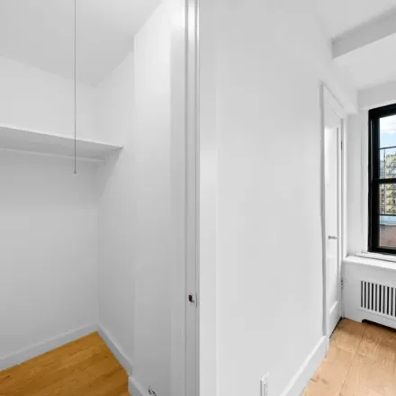 Image 2 - 25 East 67th Street, New York, NY 10065, USA - Apartment for rent