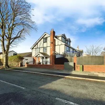 Buy this 5 bed house on Hillcrest Road in Thornton, L23 9XS