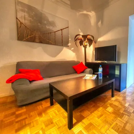 Rent this 5 bed apartment on Madrid in Calle de Vallehermoso, 69