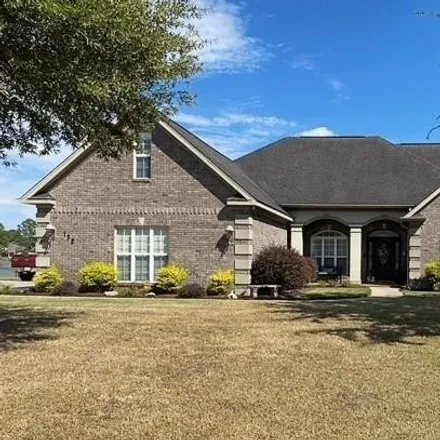 Buy this 3 bed house on 132 Lakeside Drive in Dothan, AL 36301