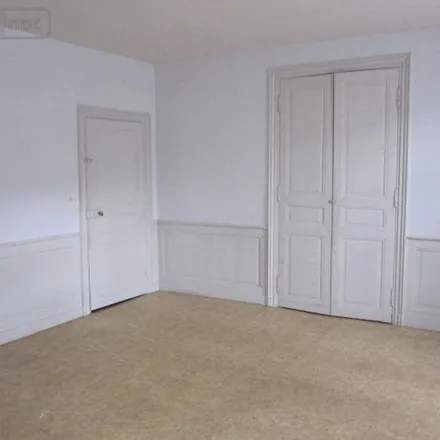 Rent this 2 bed apartment on 9 Rue de Hennau in 35160 Montfort-sur-Meu, France